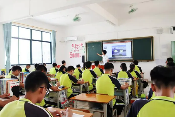 中专技校获批条件有什么不同